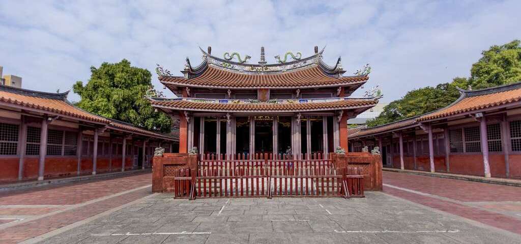 明郑时期建造的台南市孔子庙，图为台南孔庙的大成殿