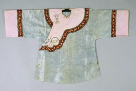 清代台湾汉族妇女服饰——湖水绿提花罗大襟女衫