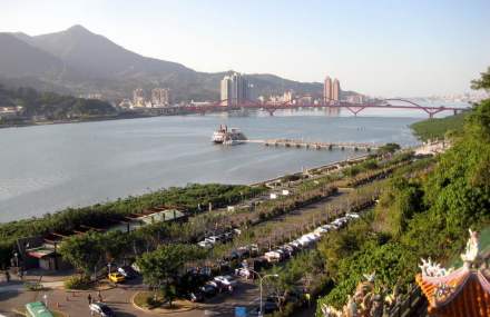 流域在台北盆地之中的淡水河曾是台湾省唯一的水运航道