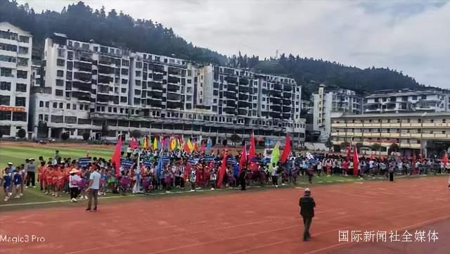 贵州省从江县第六届中小学生体育艺术节盛大开幕-图片2