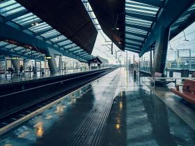 银兰高铁今日全线开通运营